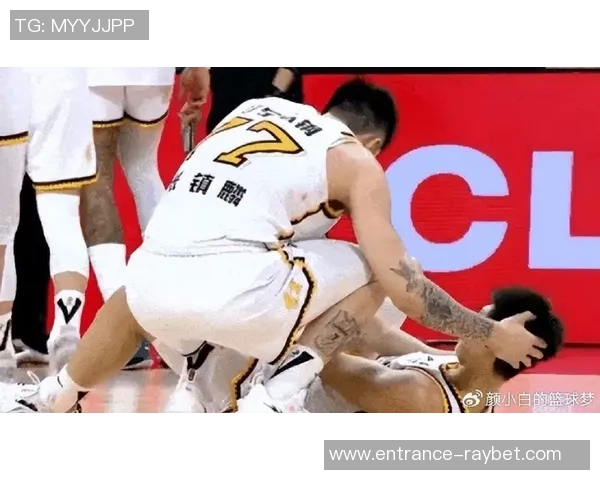 亚特联与达拉斯激战正酣比分悬念不断引发球迷热议